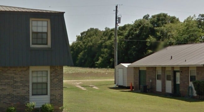 Building Photo - 401 Dogwood Dr