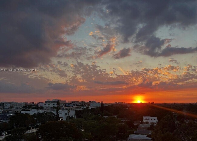 Foto del edificio - 4250 Biscayne Blvd