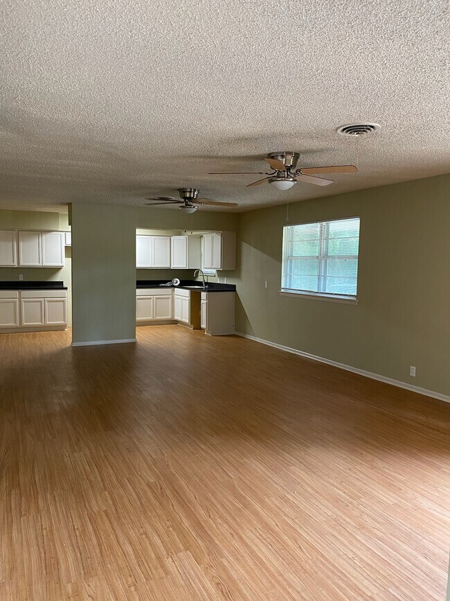 Living Room - 2118 S Belt Line Rd