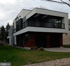 Building Photo - 1519 Spring Vale Ave
