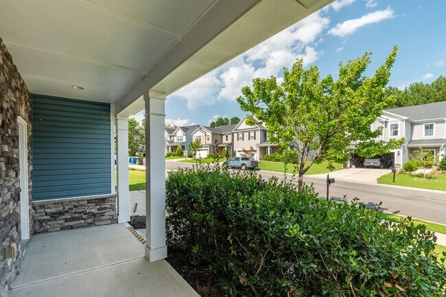 Foto del edificio - Gorgeous Single Family home in East Durham: Available Now