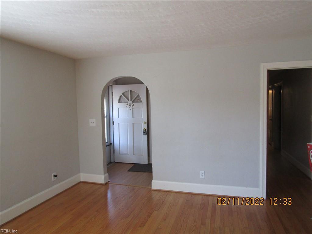 Primary Photo - 799 Redstart Ave
