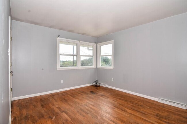 Foto del edificio - 2407 Clark Ln