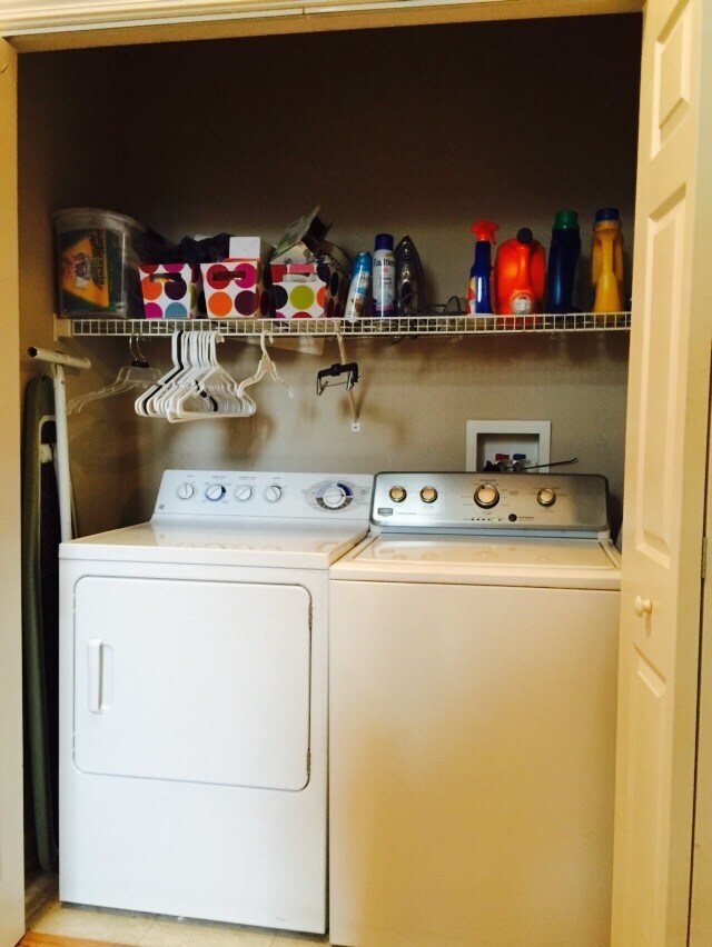 Foto del edificio - 721 Woodland Creek Way