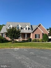 Building Photo - 308 Queens Ct