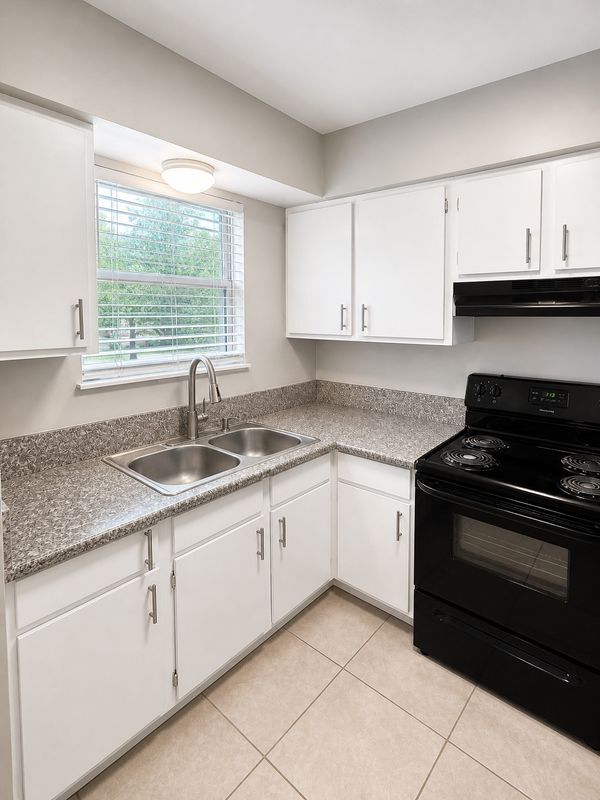 Foto del edificio - 1179-1179 BENTLEY ROAD, 1