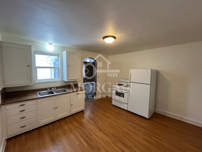 Building Photo - 2210 Walnut St