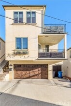 Building Photo - 320 33rd St