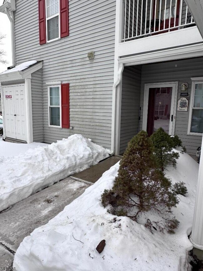 Foto del edificio - 4609 Tudor Dr