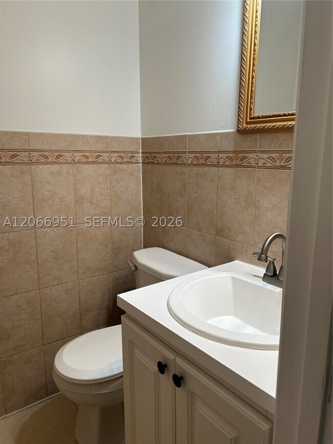 Building Photo - 6245 SW Kendale Lakes Cir