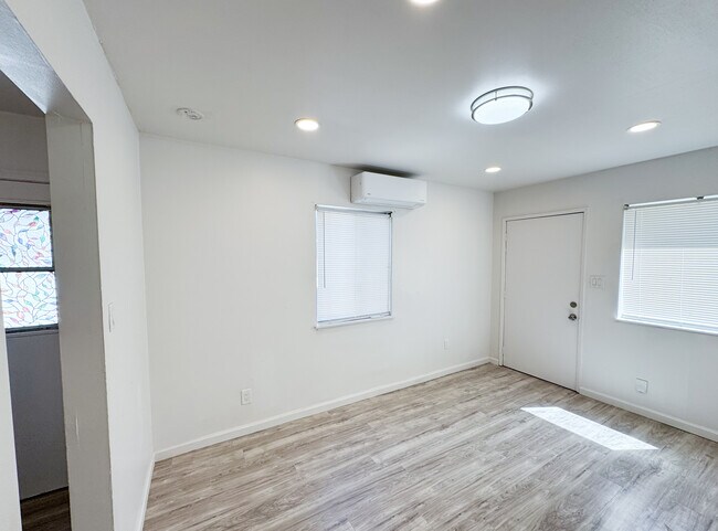 Foto del edificio - 2820 32nd Ave