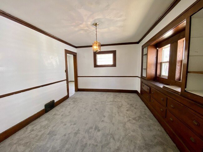 Building Photo - 987 Whittier Ave