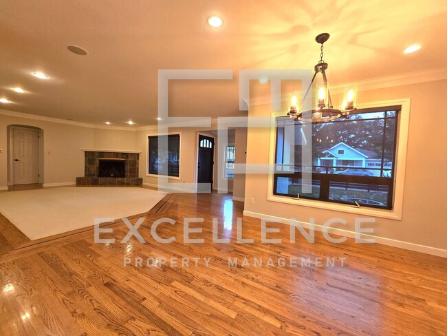 Foto del edificio - Beautiful Home in Willow Glen With Solar, ...