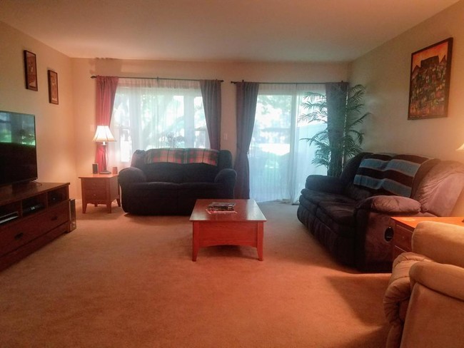 Foto del edificio - 9161 N 70th St