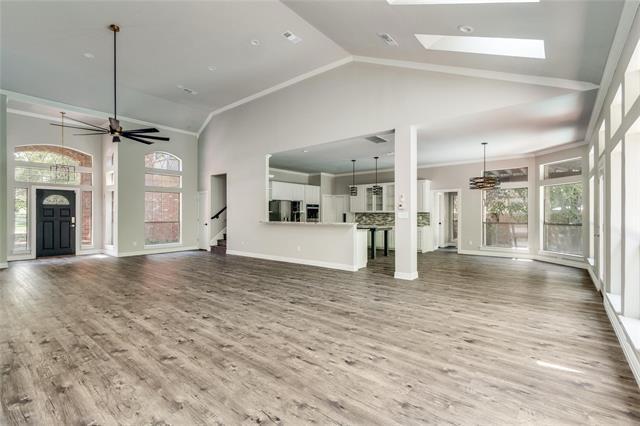 Foto del edificio - 804 Shorecrest Dr