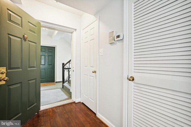 Foto del edificio - 3740 39th St NW