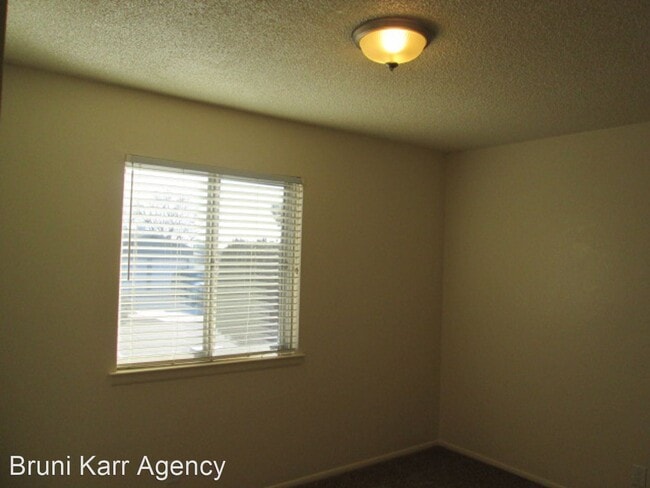 Building Photo - 3 br, 2 bath House - 13407 Auburn Ave NE