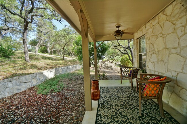 Foto del edificio - Beautiful Views near Canyon Lake