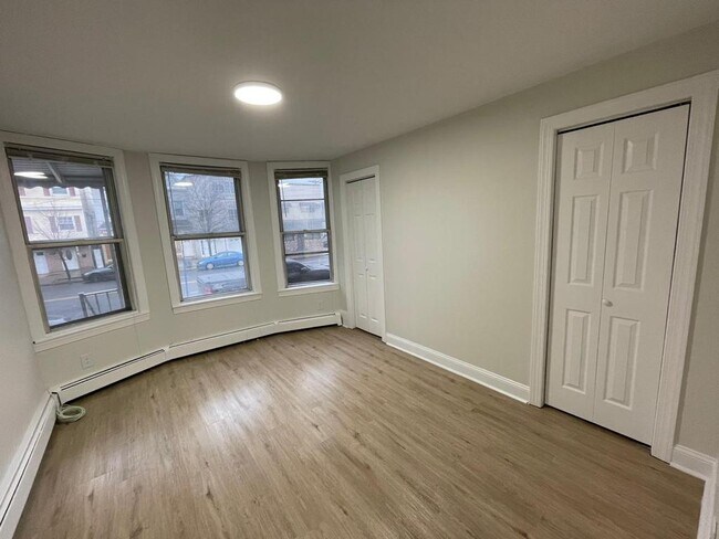 Building Photo - 513 Kennedy Blvd