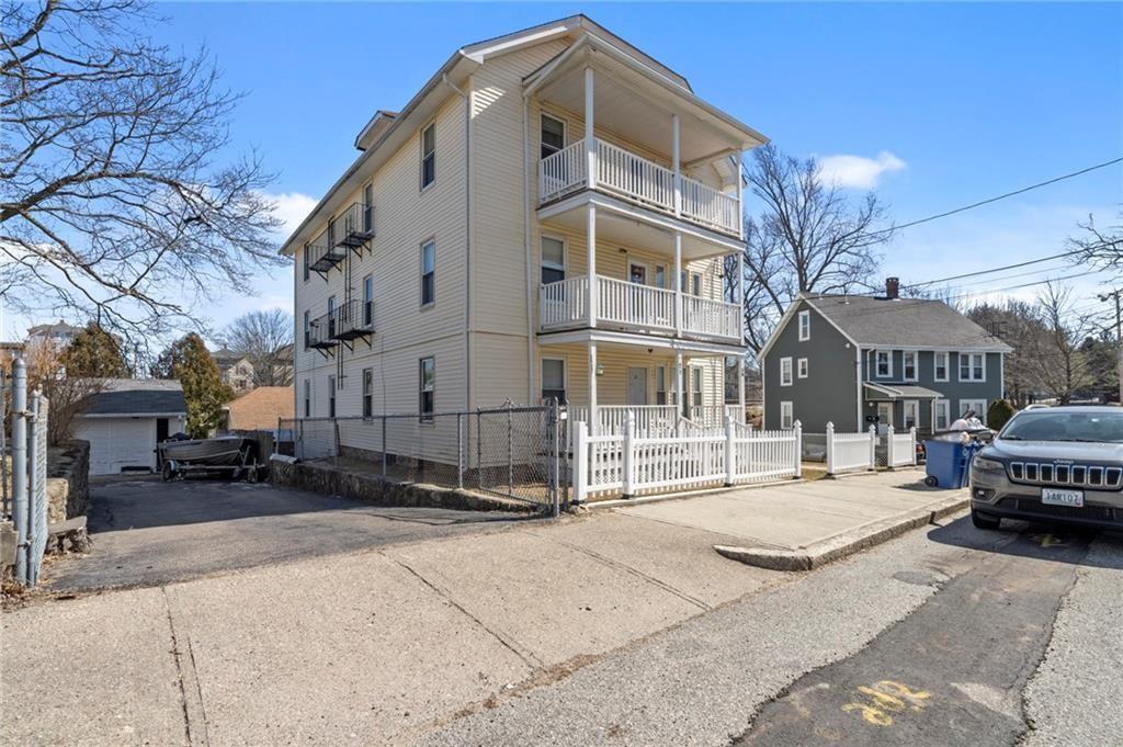 2119 7th Ave Unit 1, Woonsocket, RI 02895 Room for Rent in