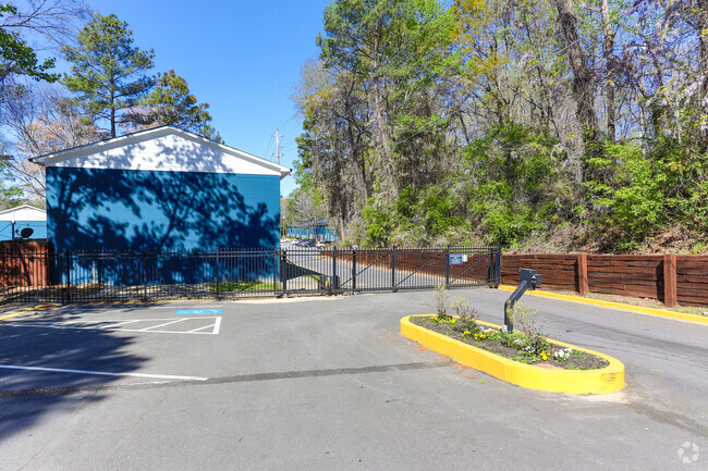 Gates Entrance - Wellington Townhomes