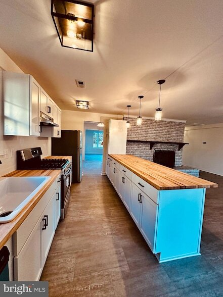 Photo - 16 W Marshall St House