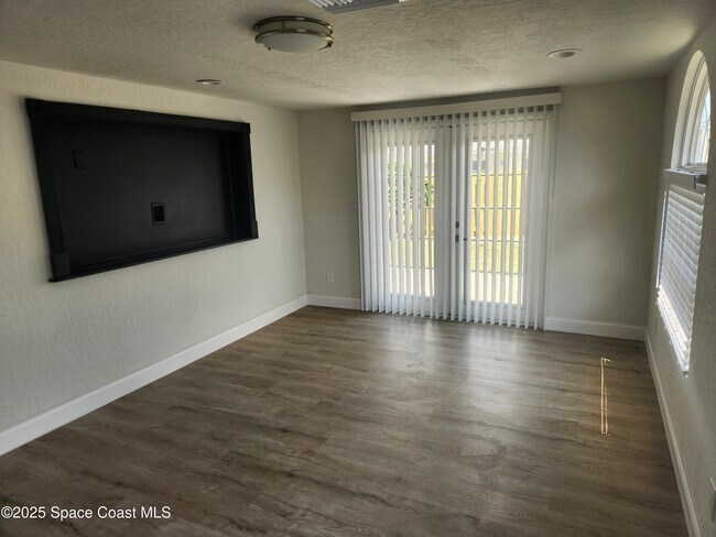 Foto del edificio - 1345 Lester Ct