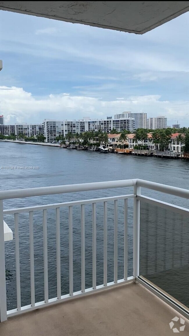 Building Photo - 1600 S Ocean Dr