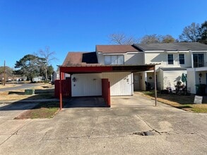 Building Photo - 2 Morning Glory Square