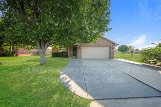 Building Photo - 7921 Azurewood Dr