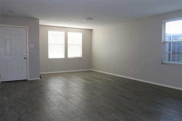 Building Photo - 2048 Crosbyton Ln