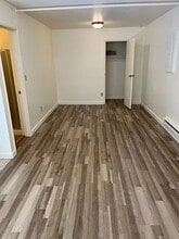 Building Photo - 2537 13th Ave W