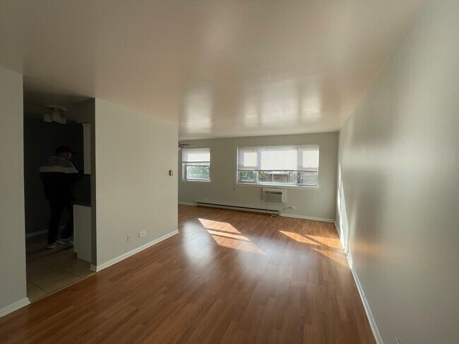 Foto del edificio - 5920 N Kenmore Ave