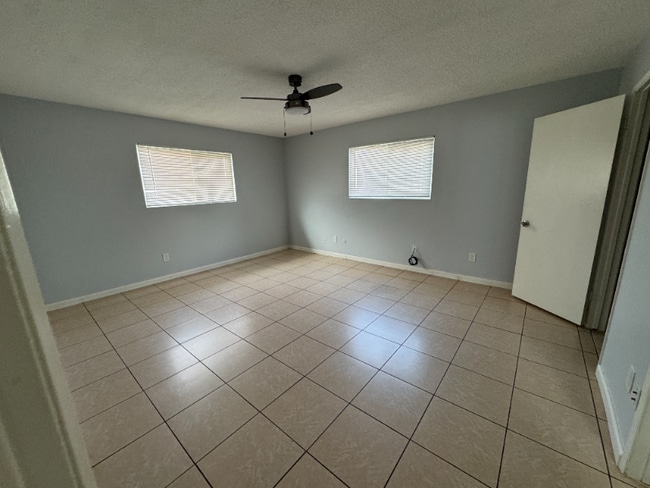 Building Photo - 1012 Valhalla Dr