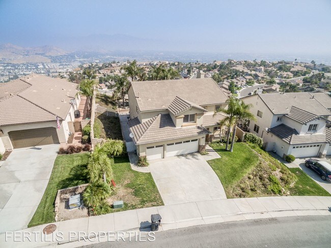 Building Photo - 16262 Skyridge Dr