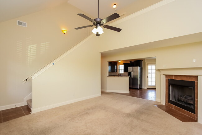 Foto del edificio - 3167 Pinetree Loop N