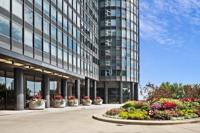 Foto del edificio - 155 N Harbor Dr