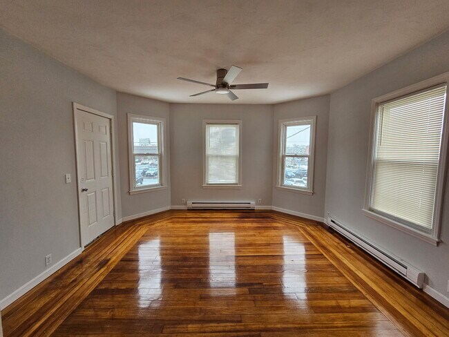 Foto del edificio - 77 Dunham St