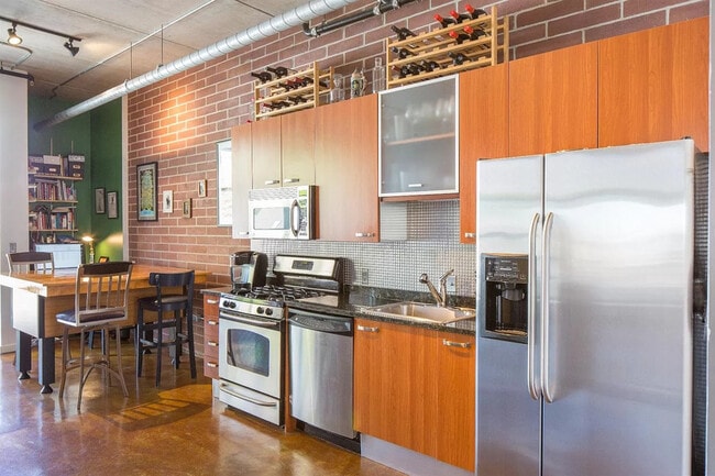 Photo - 322 E Liberty St Apartment