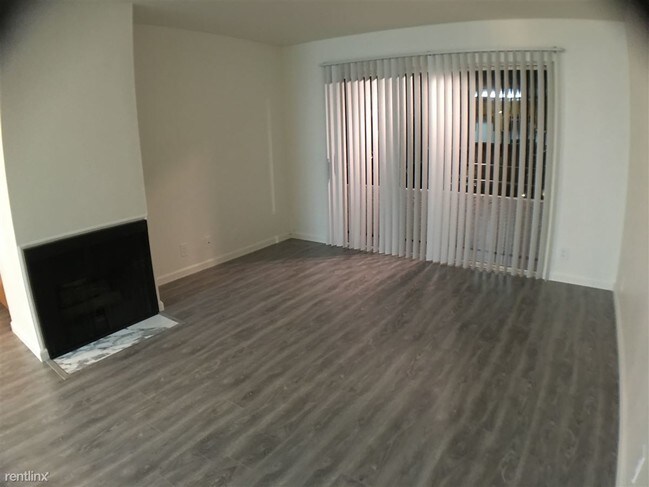 Foto del edificio - 14615 Burbank Blvd