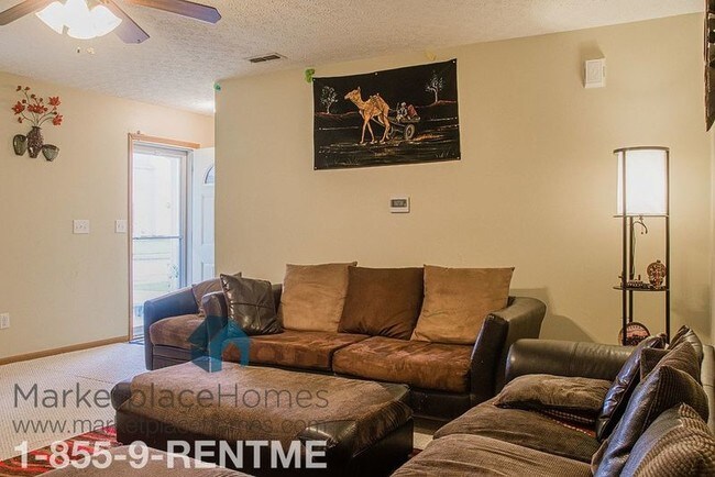 Foto del edificio - 5644 Summerville Dr