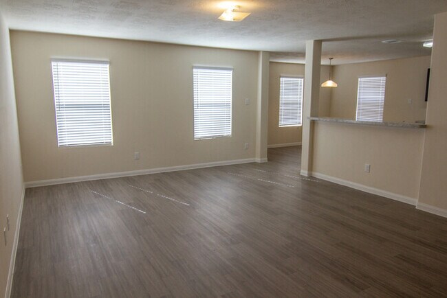 Foto del edificio - 845 Canton Grass Ln