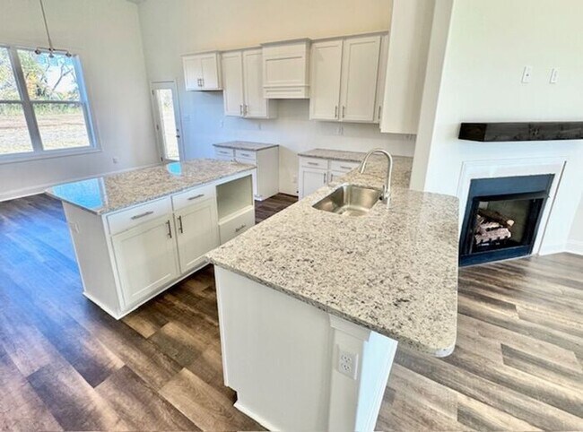 Foto del edificio - Now Leasing a 5-bedroom 3 bath home in Olive Branch @ Southbranch.