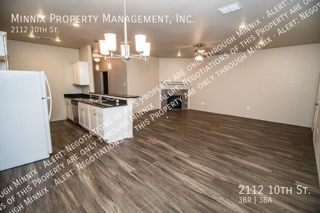 Building Photo - 2112 10th St.