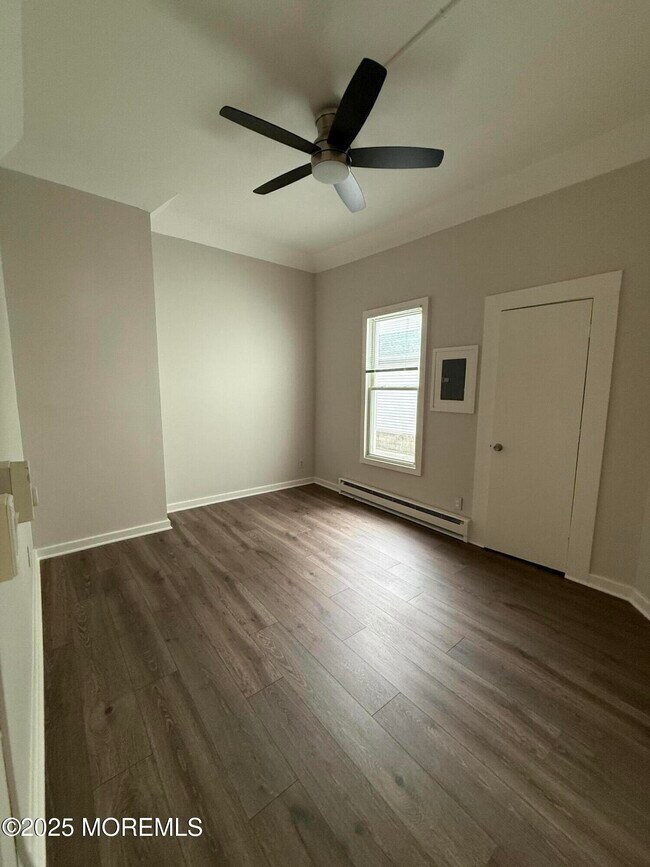 Foto del edificio - 409 Sixth Ave