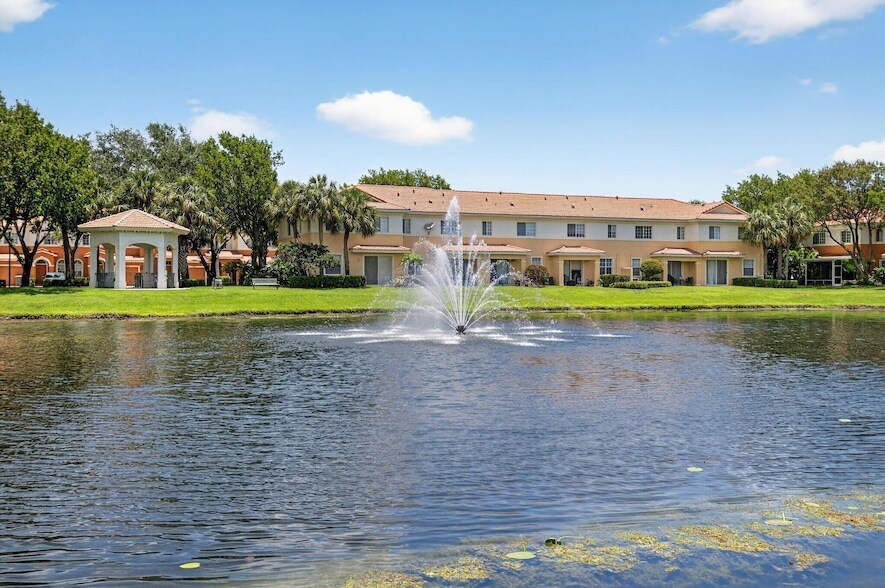 Foto principal - 7409 Sarentino Ln