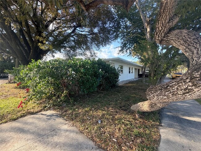 Foto del edificio - 301 NW 12th Ave