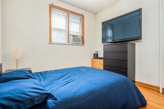 Foto del edificio - 917 Hudson St