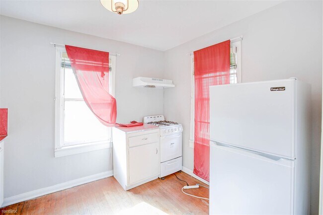 Building Photo - 2 br, 1 bath Duplex - 2531 Stevens St B - ...