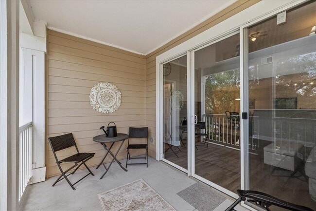 Building Photo - 2801 Chancellorsville Dr